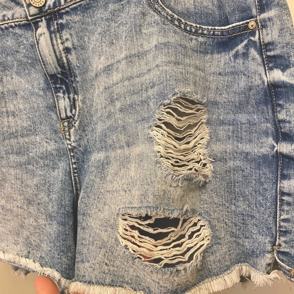 Refuge High Rise Sz 18 Distressed Denim Shorts Cutoff Plus Size Charlotte Russe